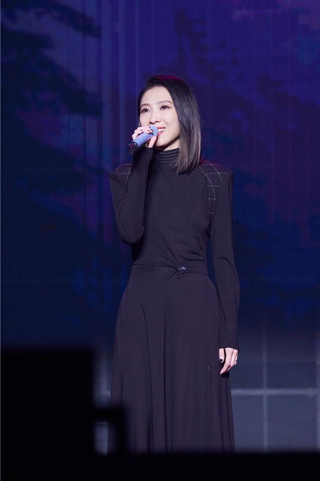 戴佩妮（左）日前为于文文担任演唱会嘉宾。（仁仁娱乐提供）