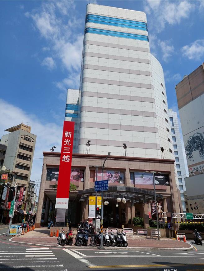 台南市2024年公告土地現值，新光三越中山店第七度蟬連全市「地王」。（地政局提供／洪榮志台南傳真）