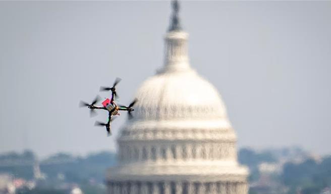 美國新年度《國防授權法》正式生效，將禁止聯邦機構使用中國無人機。（美聯社）