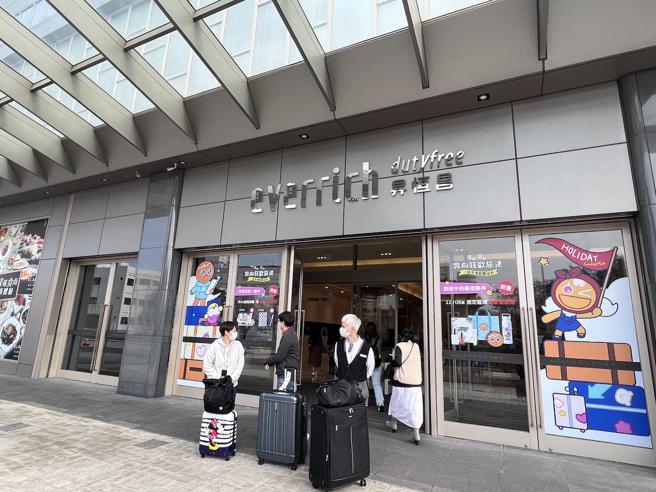 Ｍia C’bon金门太湖店进驻金门县的升恒昌金湖广场。（吴奕萱摄）