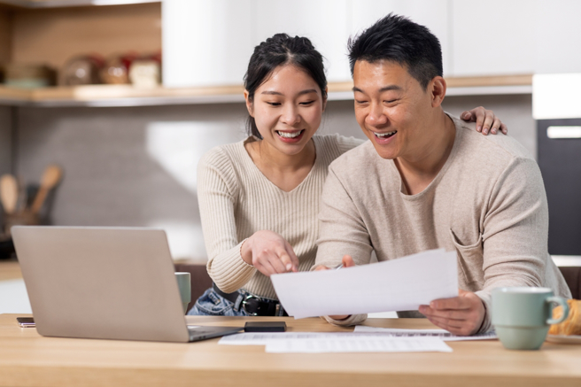 狮子和天秤同属阳性星座，他们具有积极向上的性格，不仅在生活上相互扶持，还能在事业上共同发展，成就美满人生。（示意图／达志影像／shutterstock）