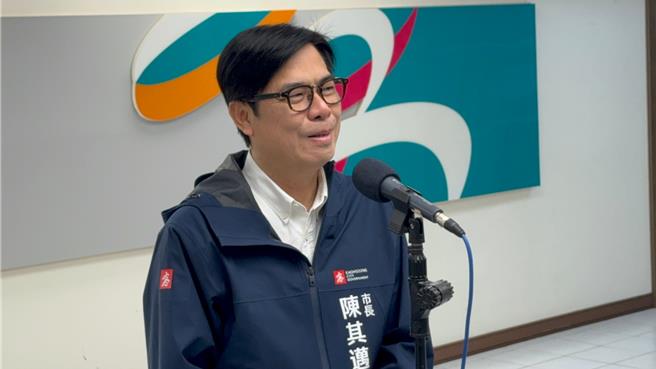 高雄市長陳其邁今（26）日透露，台積電第1座廠現在按照工程進度如期如質施工；第2座廠的雜項執照，已在12月中發給台積電。（柯宗緯攝）