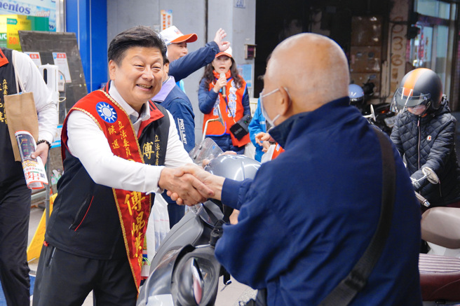 立委傅崐萁擔任副總會長兼總幹事。(戴志揚翻攝)