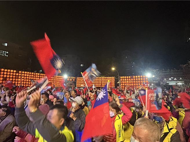 新北市立委十區參選人林金結今（26）日於土城神農宮開講，現場近2500位鄉親到場支持。（劉瑋晴攝）