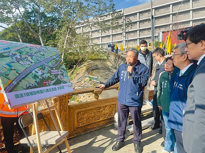 行政院日前核定国道3号增设八德交流道工程，行政院长陈建仁（右二）25日前往视察，期盼由桃市府协助缩短土地徵收期程，高公局在设计时程上也要缩短，民眾期盼地方有便捷交通，相关单位将全力以赴。（吕筱蝉摄）