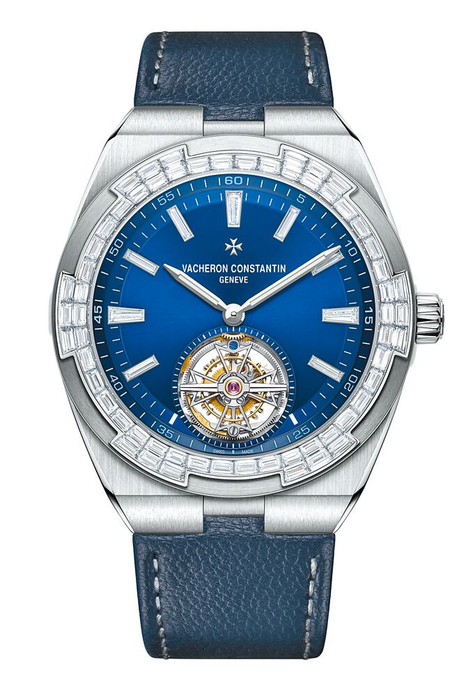 江诗丹顿Overseas系列超薄陀飞轮钻表，近千万元。（Vacheron Constantin提供）