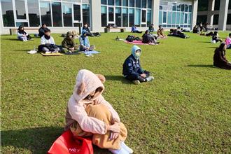 政大首屆「發呆賽」逾70人參加 期末考前一起發呆60分鐘