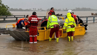 澳洲东部耶诞假期狂风暴雨 至少6死3失踪