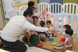 南市強力推動幼兒平價教保服務   黃偉哲：中央地方聯手減輕育兒負擔