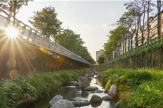 新北瓦磘溝、藤寮坑溝改善工程獲獎 水利局帶動城市升級