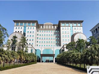 招待民眾赴陸旅遊涉介選 台南立委候選人之父10萬交保