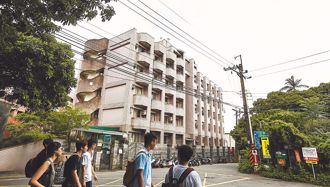 绿猛攻凯旋苑…沈富雄出手献策！郭正亮惊爆：可考虑这么做