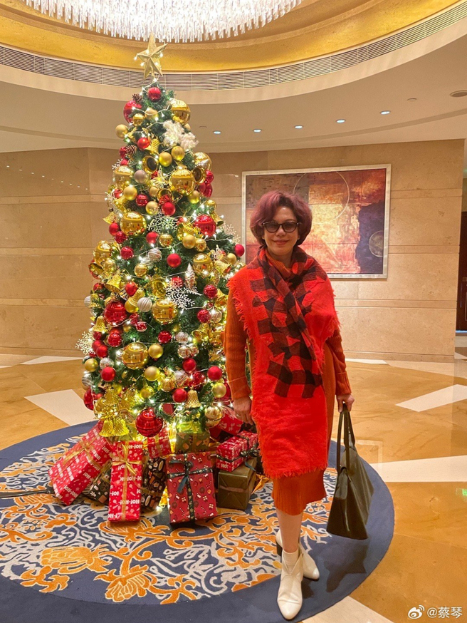 蔡琴圣诞节晒照片报平安。（图／翻摄自蔡琴微博）