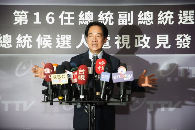 王尚智指出，2024是民进党选举气势最弱、最乱的一年，且赖清德阵营文青到吐、不接地气。图为赖28日政见会后发表谈话。（杜宜谙摄）