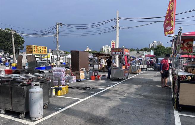 台南市知名的大东夜市，今年9月因经营团队重新洗牌，分拆成「大东夜市」、「大东东夜市」各自营业。（本报资料照片）