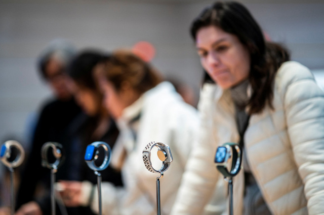 針對蘋果最新智慧手錶型號的禁令今天起生效，而蘋果公司（Apple）今也表示，已對Apple Watch最新型號的進口禁令提起上訴。（圖／路透社）
