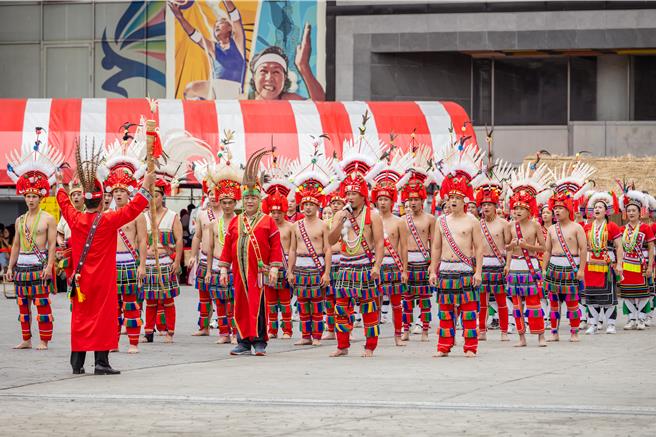 联合文化活动有学校的学子及青年力的加入，让原住民族文化的发扬注入更多活力与能量。（新北市原民局提供／刘玮晴新北传真）