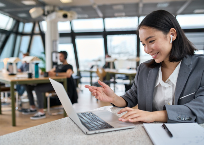 網友分享，親戚一家包括媽媽在內的4女，全都有劈腿或當小三的經驗。（示意圖／Shutterstock）