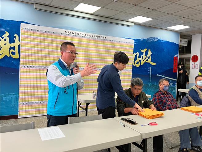 屏東「潮州春節市集」特區競標27日開標，一共創下4項新紀錄，公所預估，屆時人潮將上看30萬人次。（謝佳潾攝）