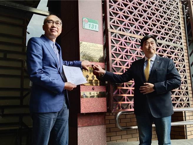 谢政达（左）、叶庆元（陈志贤摄）