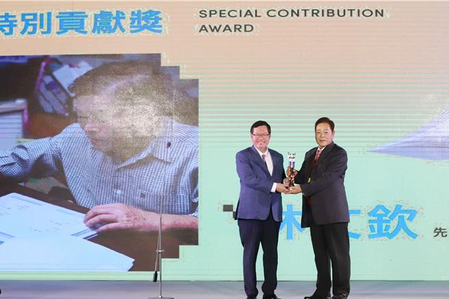 行政院副院長鄭文燦致詞時表示，他2006年擔任新聞局長時曾經頒發過第30屆金鼎獎，他認為出版是文化的基礎。（文化部提供／李欣恬台北傳真）