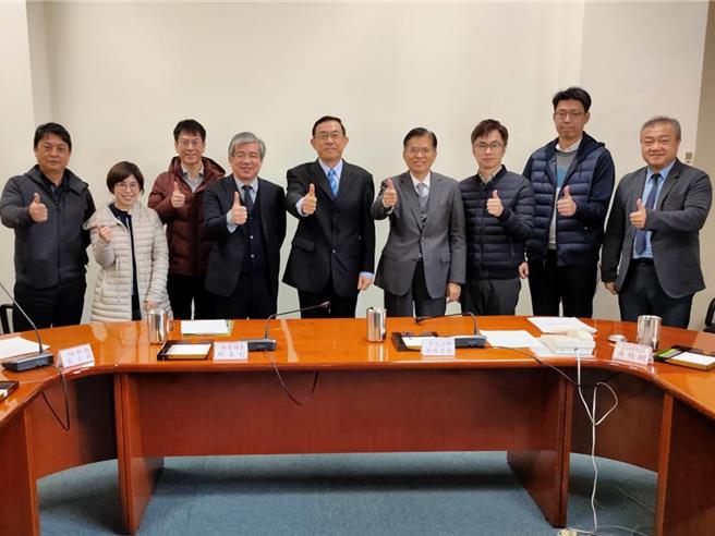 检察总长邢泰钊26日亲赴苗栗地检署，慰勉检察官辛劳(最高检提供)