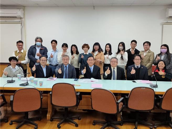 检察总长邢泰钊26日亲赴云林地检署，慰勉检察官辛劳(最高检提供)