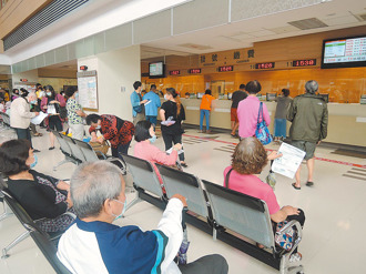 1分鐘讀財經》投保必看！實支實付爆搶購潮 僅7家能靠副本理賠