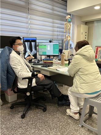 关节脱臼尽快復位 有效降低併发症