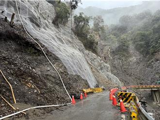 投84線平靜橋坍方雙向交通中斷  預計中午搶通