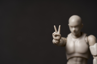 國三生遭割頸亡！砍人乾哥法院「自拍比YA」照流出 網全氣炸了