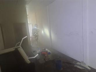 火場畫面曝光！分隊長捨命救4人 現場「能見度0」濃煙密佈