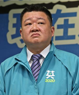 「論文違反學術倫理屬實 」淡大撤銷何博文碩士學位