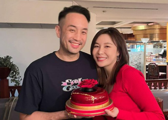 男星爸直闖房門驚見「媳婦在擠奶」挨罵竟回：都是自己女兒了