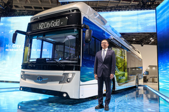 台北車展登場 TOYOTA首款氫能巴士搶先亮相
