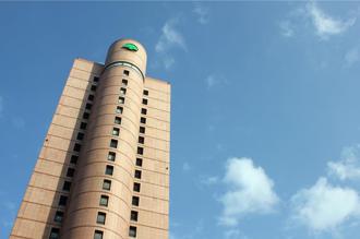 國泰人壽領航永續金融 榮獲金管會永續金融評鑑績優