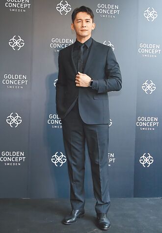 温昇豪悲悼李善均許光漢靈堂致哀