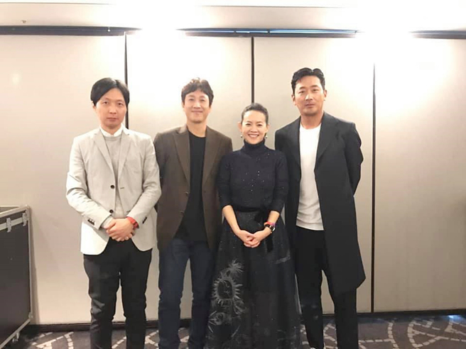 曾宝仪分享和李善均（左2）合影。（图／翻摄自曾宝仪 Bowie脸书）