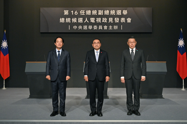 国民党总统候选人侯友宜（中）、民进党总统候选人赖清德（左）、民眾党总统候选人柯文哲（右）今晚7点再度过招。（台视提供）