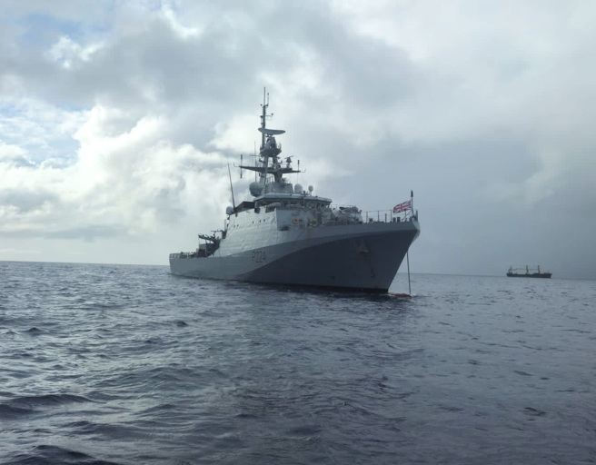英国24日宣布派遣皇家海军巡逻舰「特伦特号」（HMS Trent）赴盖亚那，在耶诞节后参加联合演习，以示对盖亚那的支持，引发国际担忧委内瑞拉可能藉此理由入侵盖亚那。（图／撷取自英国皇家海军「特伦特号」官方X）