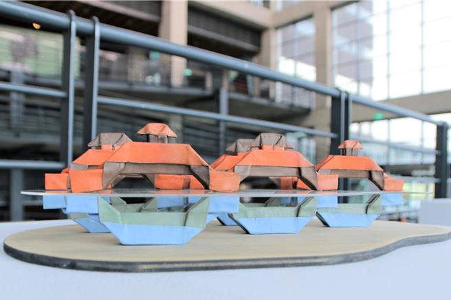 陶博馆推出「化土为水－陶瓷与水文环境特展」，即日起至2024年1月21日于陶博馆1楼阳光特展室展出。（刘玮晴摄）