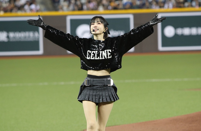 謝金燕月初登大巨蛋開唱。（圖／鄭任南攝）