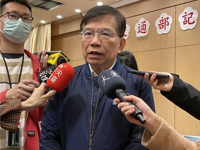 交通部長王國材受訪。（蔡亞樺攝）