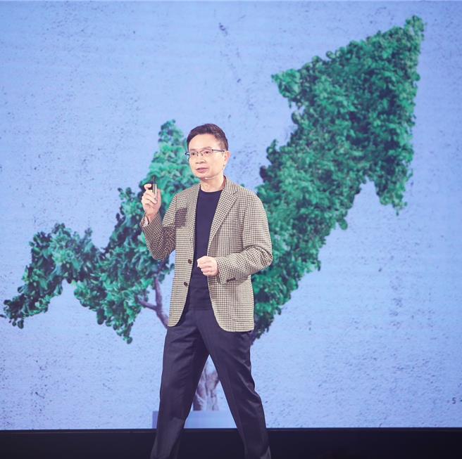 掌握大笔实战商业数据的外贸协会，董事长黄志芳宣布明年要发布各类「贸易指数」，提供厂商参考调整产品布局。（季志翔摄）