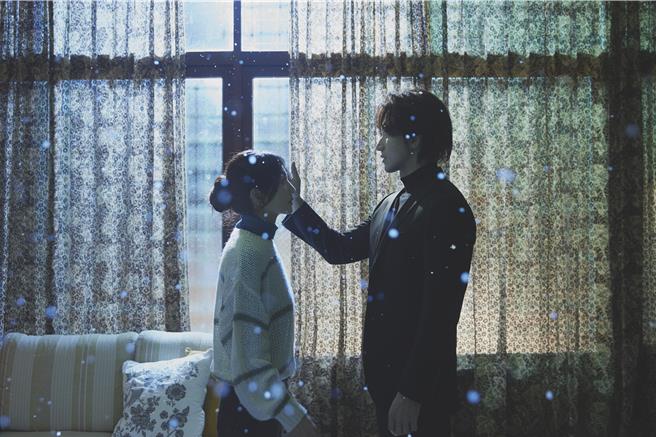 Ella和言承旭暌違13年再度同框合作演出。（勁樺娛樂提供）