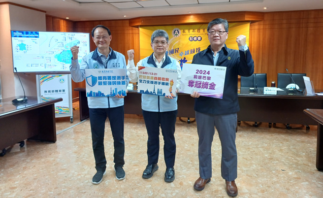 體育署副署長房瑞文（中）、競技運動組組長藍坤田（右）、學校體育組組長蔡忠益（左）分享巴黎奧運賽前考察團相關資訊。（陳筱琳攝）