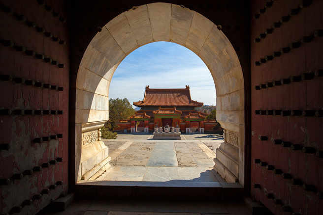 光緒駕崩後葬入「清西陵」，待考古學家正式探勘後，光緒墓中的陪葬品早就被洗劫一空。（示意圖／達志影像）