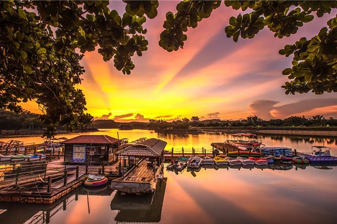 台灣第一水庫、虎頭埤風景區元旦當天推出優惠，名字只要有「臺（台）南、四、百」的民眾，即可免費入園。(虎頭埤風景區提供／曹婷婷台南傳真)