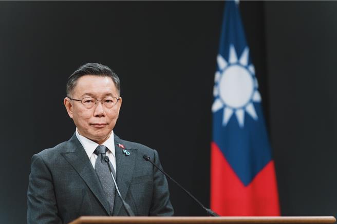 总统第三场政见发表会今晚登场，民眾党总统候选人柯文哲在第二轮发言时表示，台湾有土地、人民、主权跟政府，「就是主权独立的国家，只是不正常」。（民眾党提供／杨亚璇台北传真）