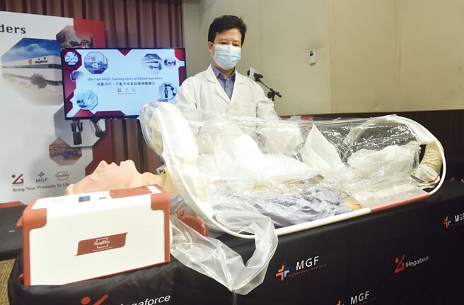 英济27日召开法说会表示，拚提升生医材、光电产品与设计开发等创新产品组合占营收比重至近7％。图为英济协助设计并产出实际产品「行动手术室」。图／本报资料照片